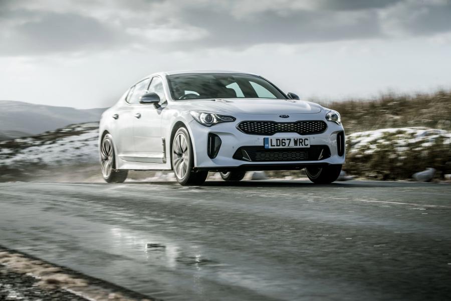  Kia Stinger GT-Line (CK) 2017 года  (UK) (фото 2 из 37)